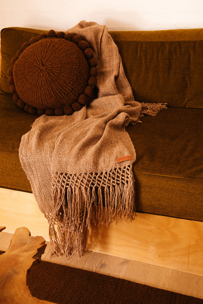 Puna Llama Throw | Oat