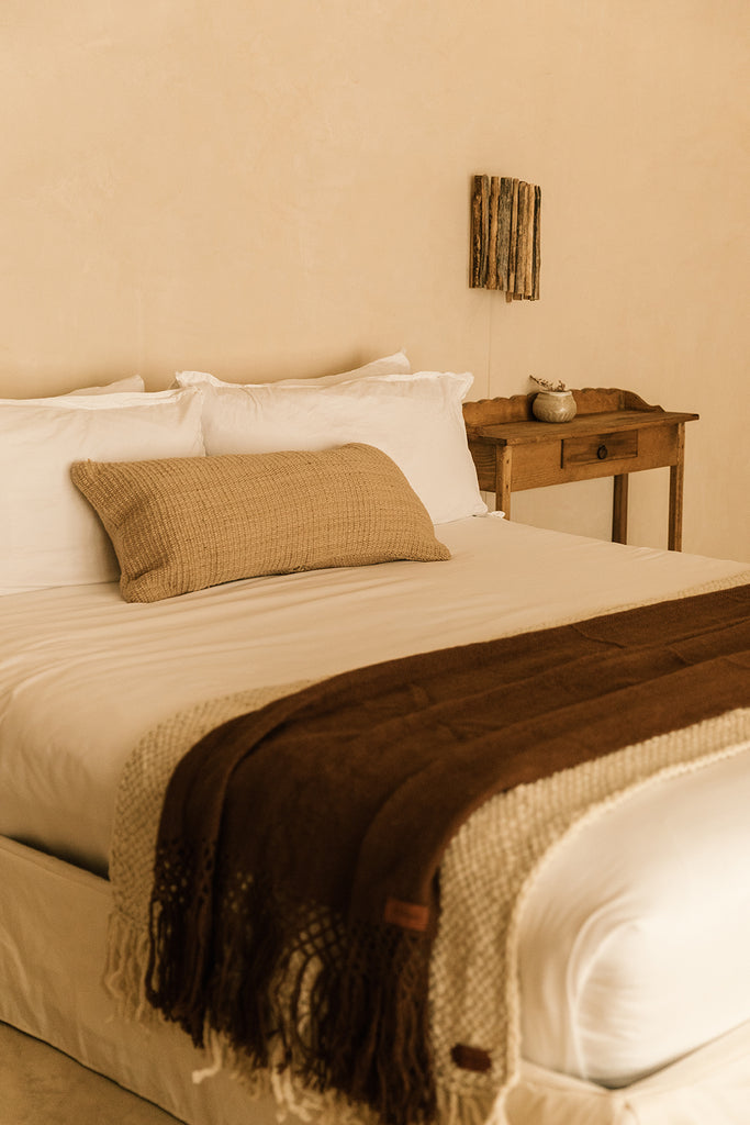 Puna Llama throw | Tobacco