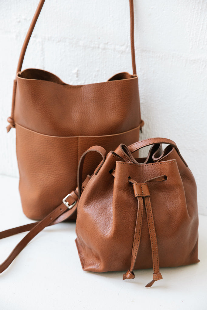 Porteño Cross Shoulder Bucket | Tobacco