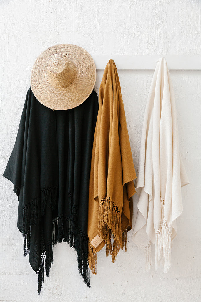 Pampa cotton poncho | Black